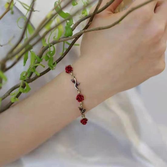 1 sett Kvinner Rose Halskjede Fransk Stil Retro Elegant Gylden Kjede Fairy Gave Justerbar Rød Blomst Armbånd Stud Øredobber Sett Smykker Tilbehør