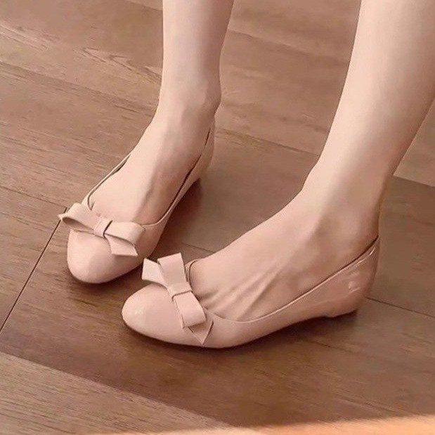 French gentle wind bow small leather shoes women's 2025 autumn new commuter versatile skirt pointed Mary Jane single shoes