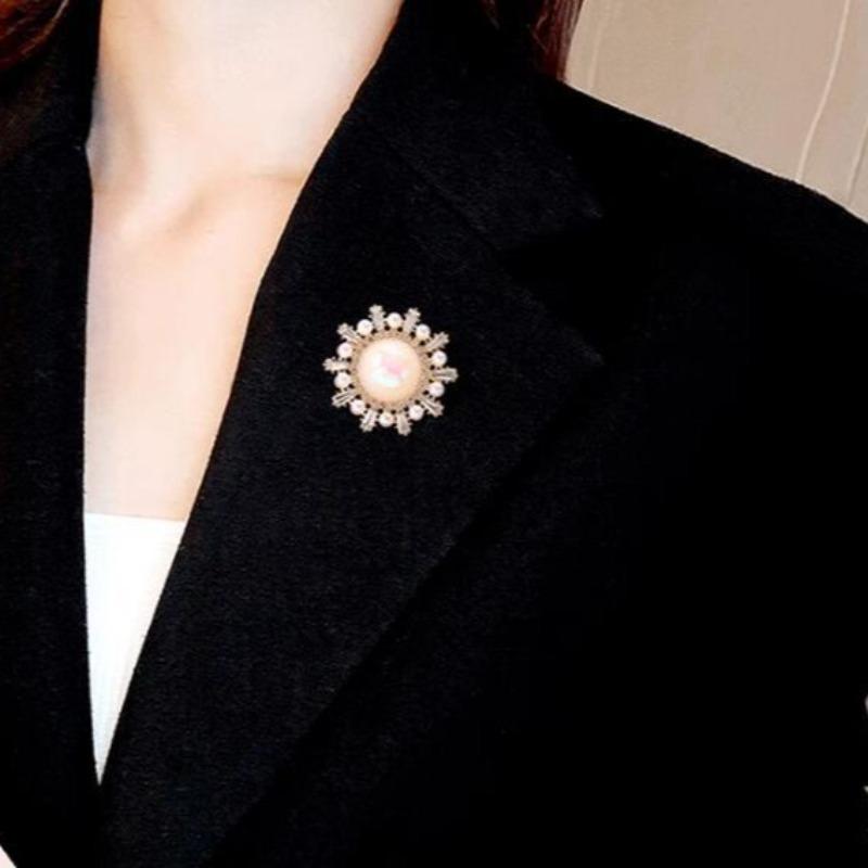 1 Stück Modische Brosche für Damen Exquisite Strass Geometrische Broschen Anstecknadeln Schmuck Zubehör Party Geschenke