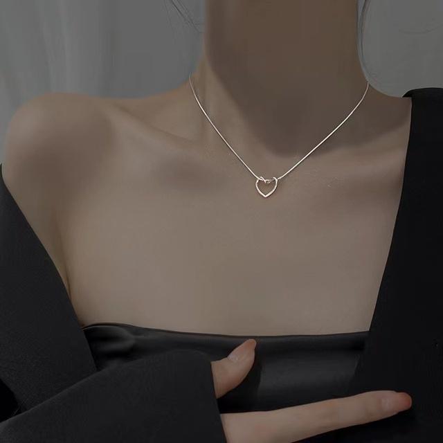 New Arrival Trendy Stylish Trend Unique Fine Temperature Color Changing Butterfly Necklaces Women Jewelry Gathering Gathering Present GiftFashion