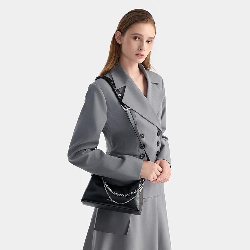 CHARLES&KEITH Pleated Zipper Shoulder Bag