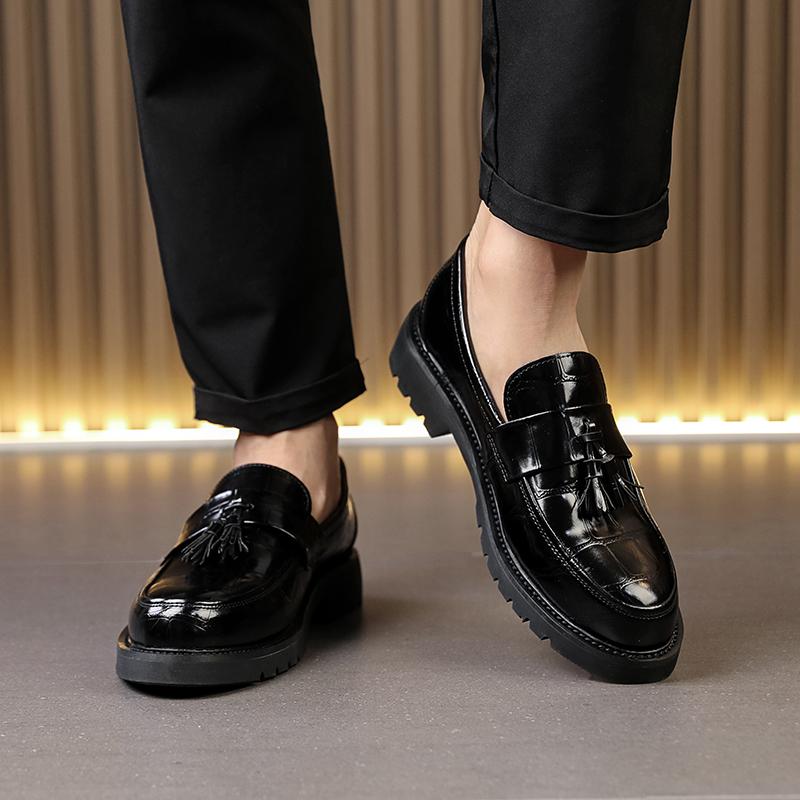 Retro Men Tassel Shoes European American Slip-on Comfortable High-end Small Leather Shoes Business Office Dress Shoes Men 38-46