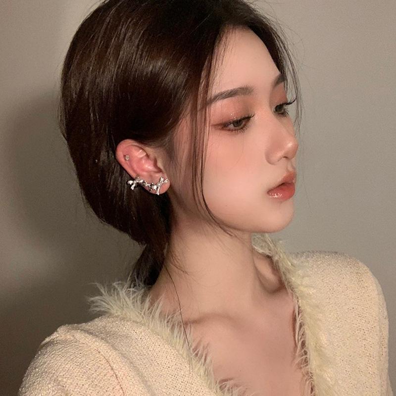 Top Stream Royal Sister Pearl Bow Earrings Ear Bone Clip Integrated Earrings Women'S Niche Design Advanced Sense