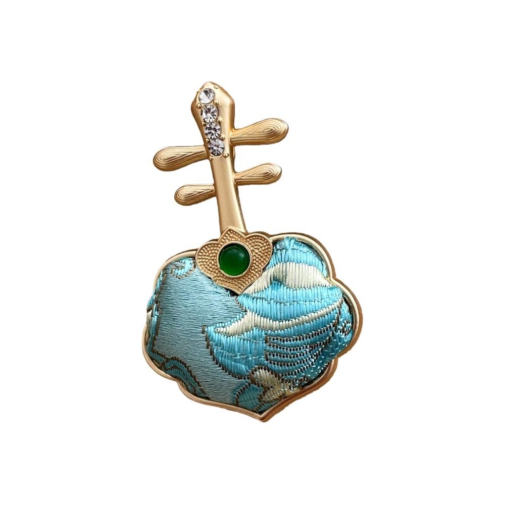 

Musical Instrument Pipa Pipa Song Brocade Brooch Embroidery The Song Dynasty Embroidery Lapel Pin Random Patterns Alloy