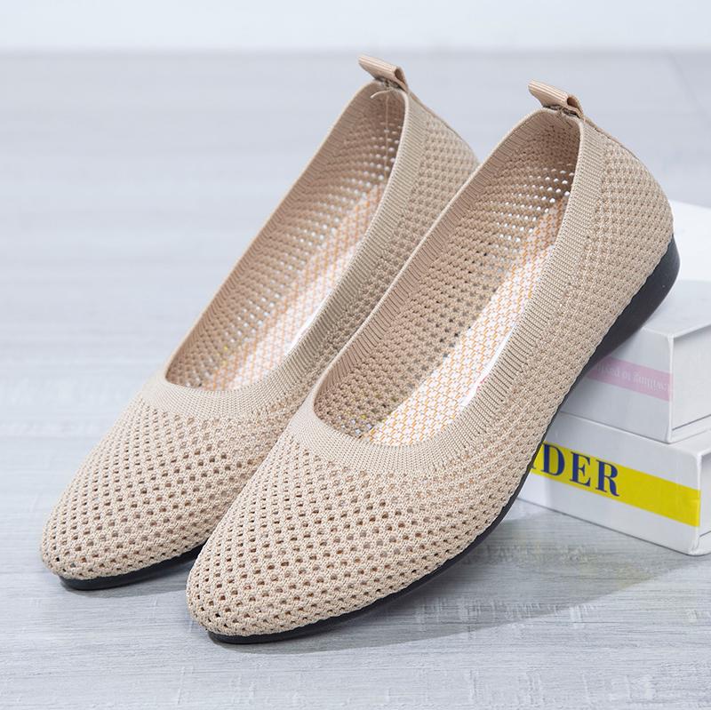 Old Beijing Women's Mesh Sandals: Shallow Cut, Hollow Pointed Toe, Versatile Flat Bottom, Soft Sole for Spring & Summer.
