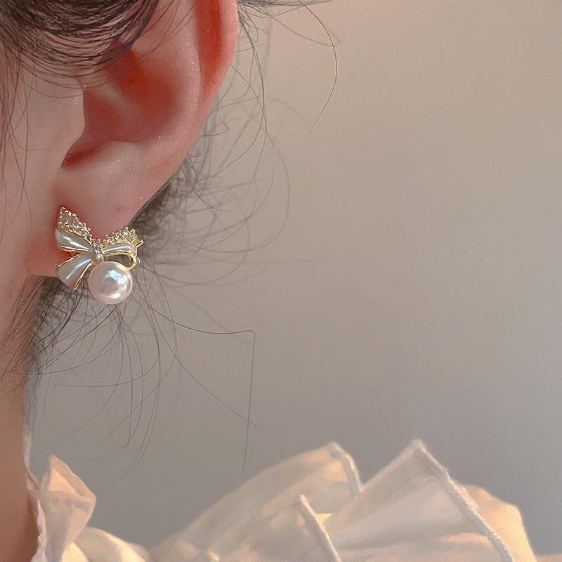 Real Gold Plated Zircon Star Ear Cuffs: Elegant Light Luxury Earrings for Women