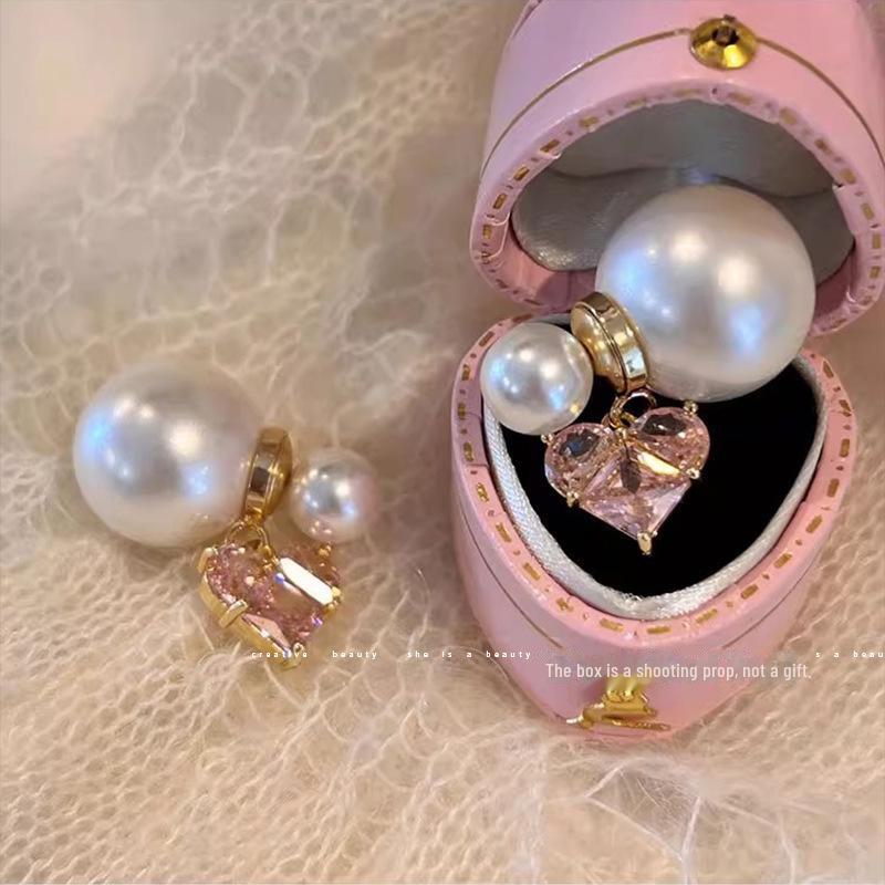 

Элегантные серьги-подвески в форме сердца с жемчугом для женщин - модные нишевые дизайн-клипсы 2023 года