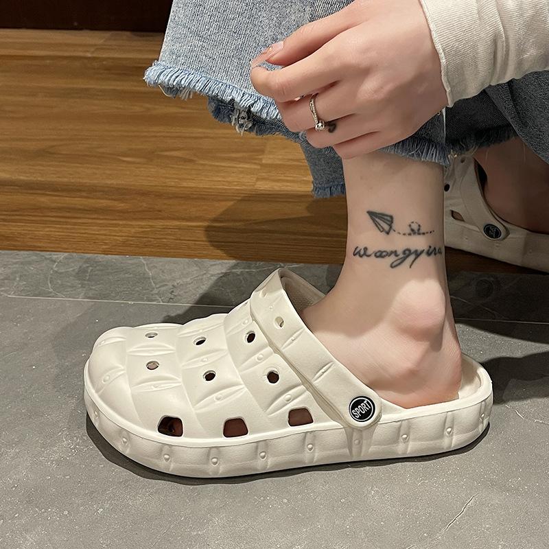 Baotou hole shoes female cute new non-slip summer wear breathable deodorant eva beach slippers
