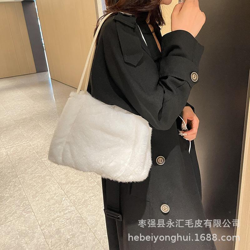 Autumn and Winter New Plush Bucket Bag Women's High-end Texture Niche Design Commuter Handbag