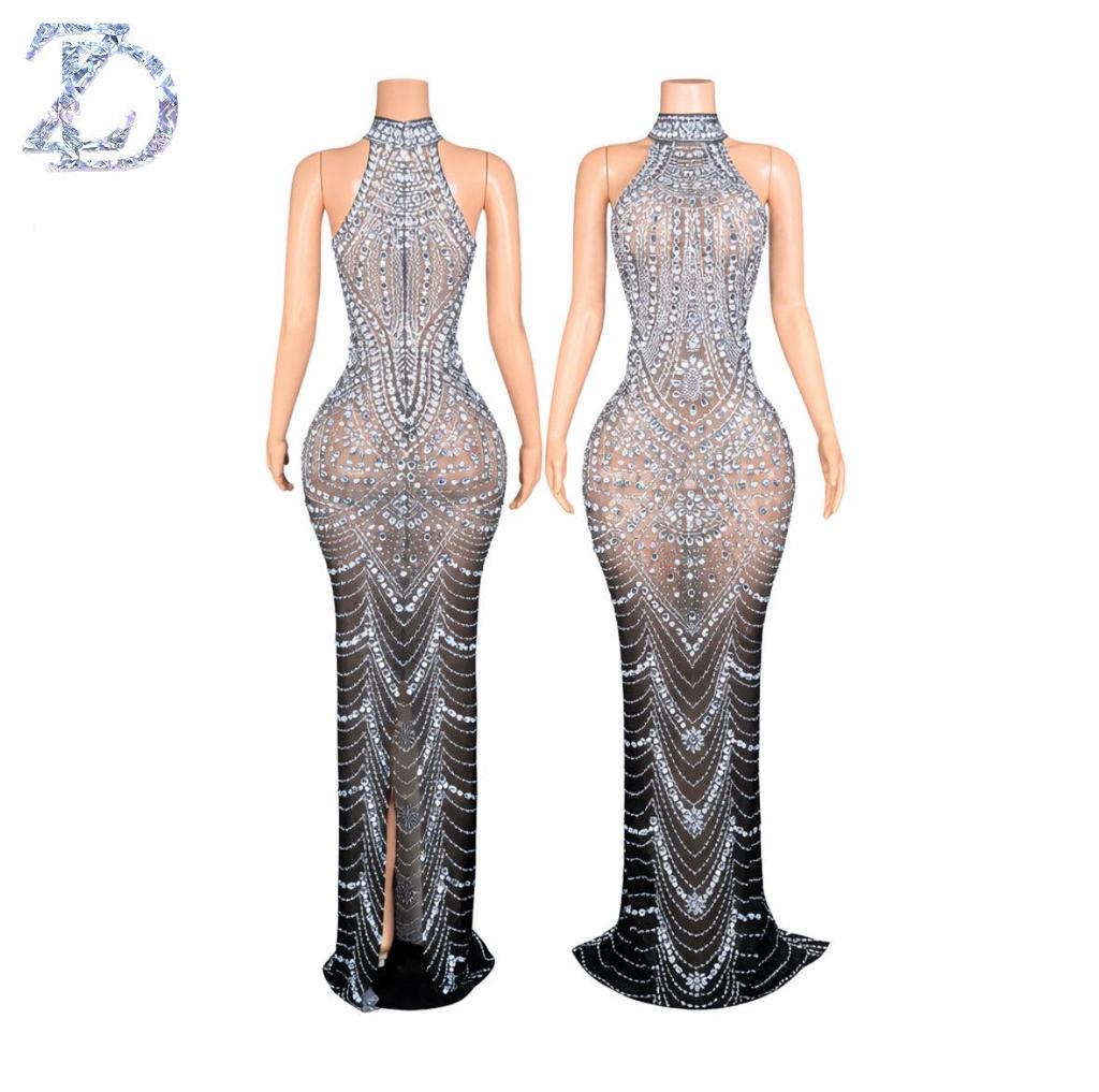 Luxuriöses Neckholder-Abendkleid mit Strasssteinen für weibliche Darstellerinnen