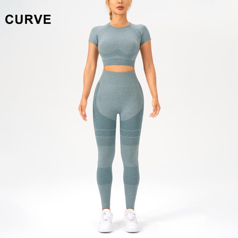 Women's Seamless Yoga Set: Short Sleeve Fitness Top & Butt Lift Leggings