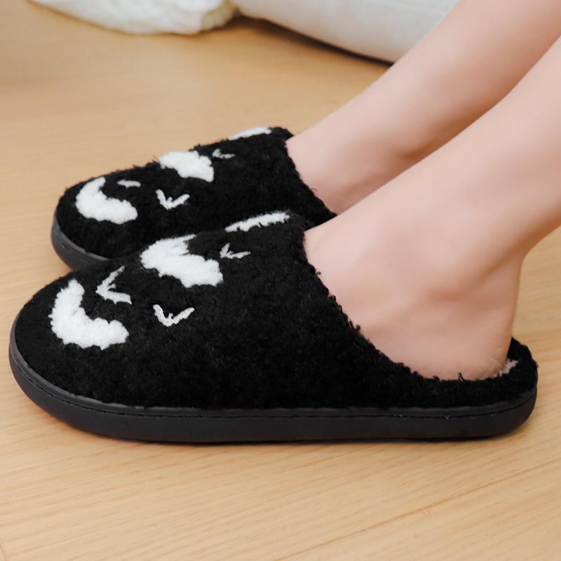 

Halloween bat embroidered slippers women wear autumn and winter versatile retro comfortable fluff mop 44-45