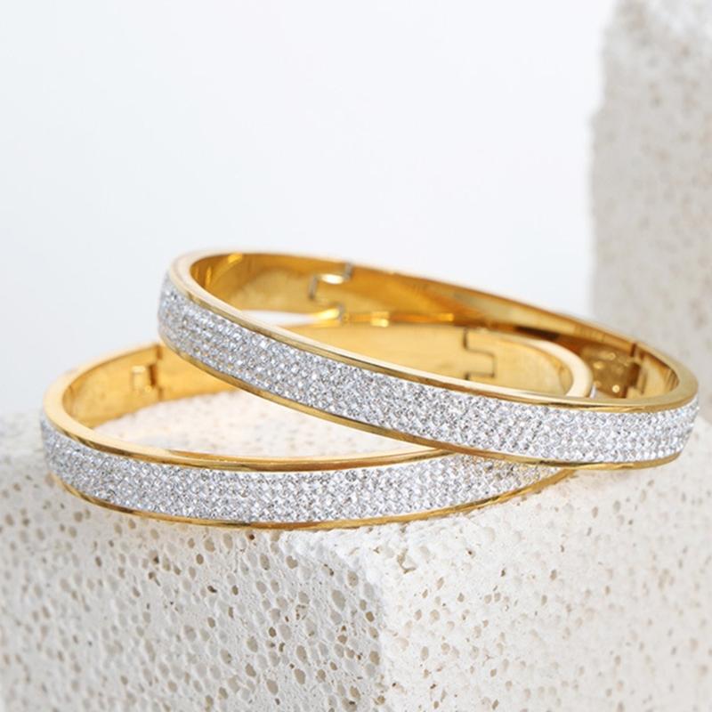 Royal Style Steel Bracelet Featuring Geometric Circle And Sparkling Mud Diamonds Spring Clasp Bangle