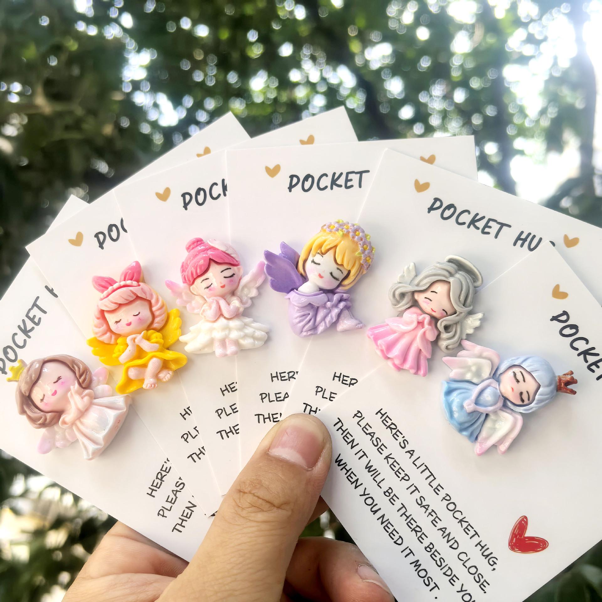 Hot-Selling Duomei Cartoon Glossy Resin Dress-Up with Hug Card Injection Molding