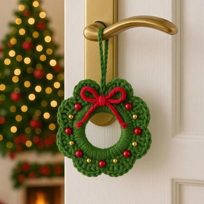 Crochet Christmas Wreath Ornaments Small Handmade Knit Wreath Hanging Ornament with Bow for Xmas Tree Holiday Home Decor
