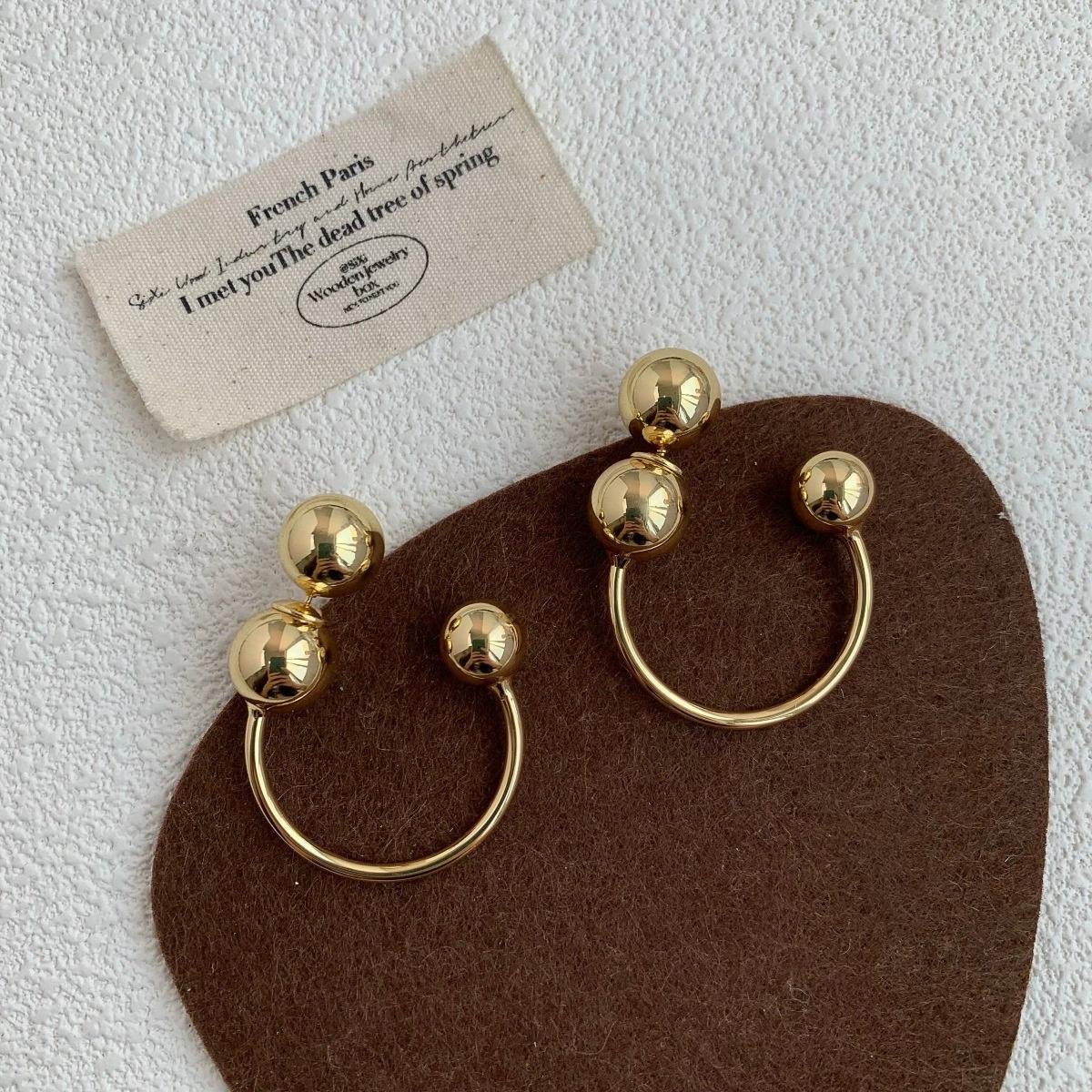 

2026 Fashion Smooth Round Ball Metal Earrings for Women Girls Simple Geometric Trendy Design Jewelry Accessories Quality Gifts