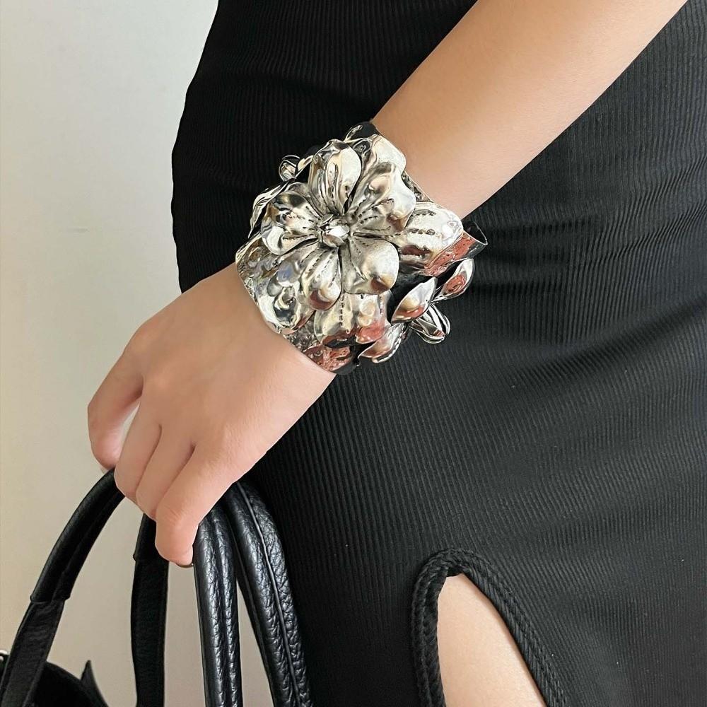 Geometric Metal Flower Bracelet Wide Open Women's Wrist Jewelry Exaggerated Flower Bangle  Girls