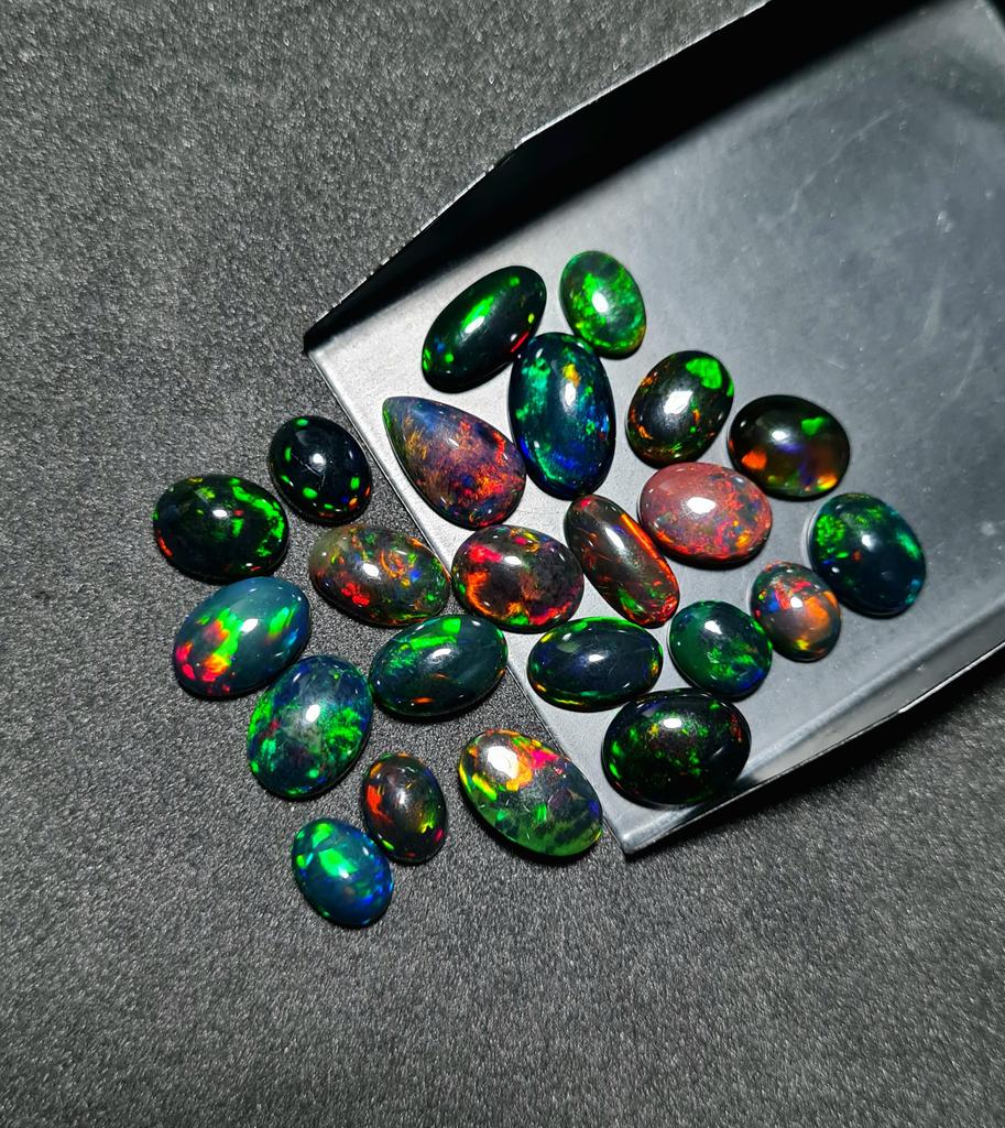Natürlicher äthiopischer Schwarzer Opal Cabochon Großhandelslot, Mix Form, Multi Flashy Opal Cabochon Lot, Opal Edelstein, Opal Verlobungsring