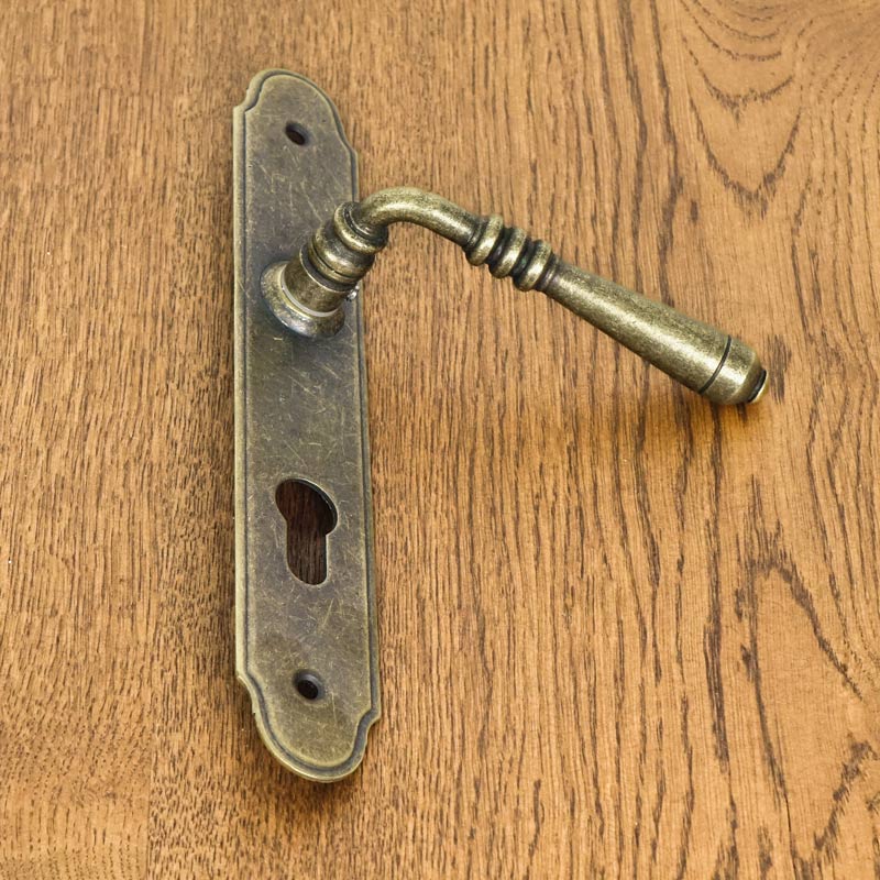 DEVON Door Handle with Escutcheon for 72mm Cylinder, ANTIQUE GOLD