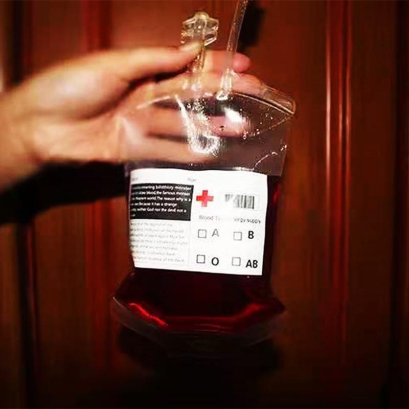 Halloween Prank Vampire Blood Infusion Bag (350ml) with Prop Sticker