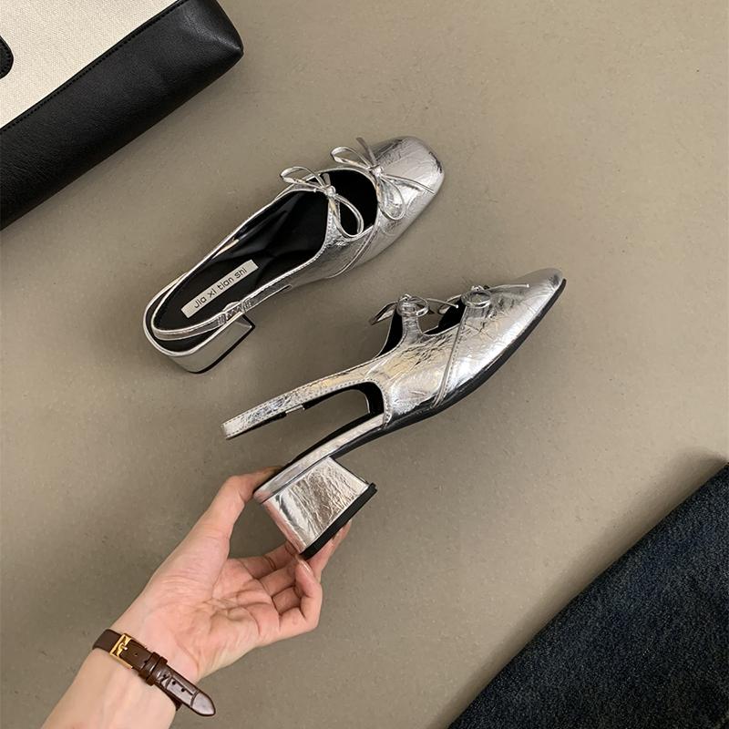 

Модельер Летние женские сандалии Модные туфли на низком каблуке с узлом-бабочкой Женские уличные платья Singbacks Sandalias Size 35(foot 22.5cm) серебряный