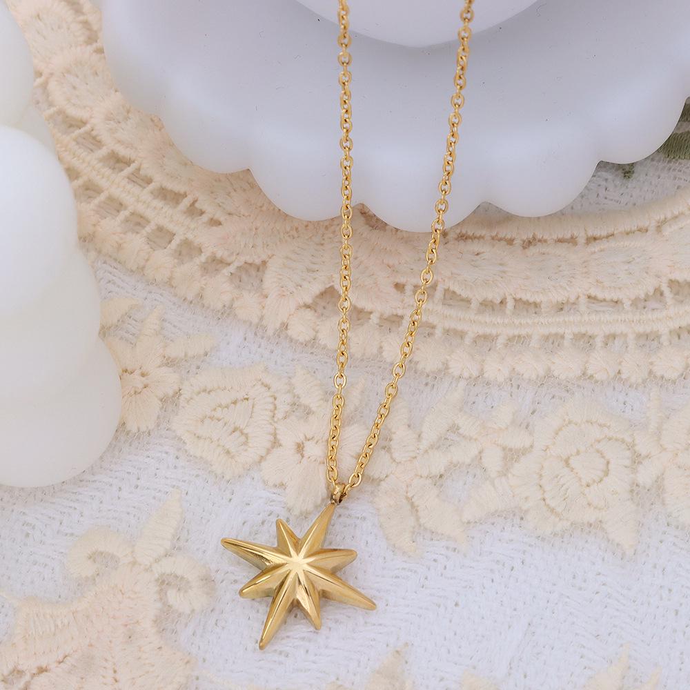 Minimalist Cold-Hearted Choker Necklace with Titanium Steel Eight-Pointed Star Pendant