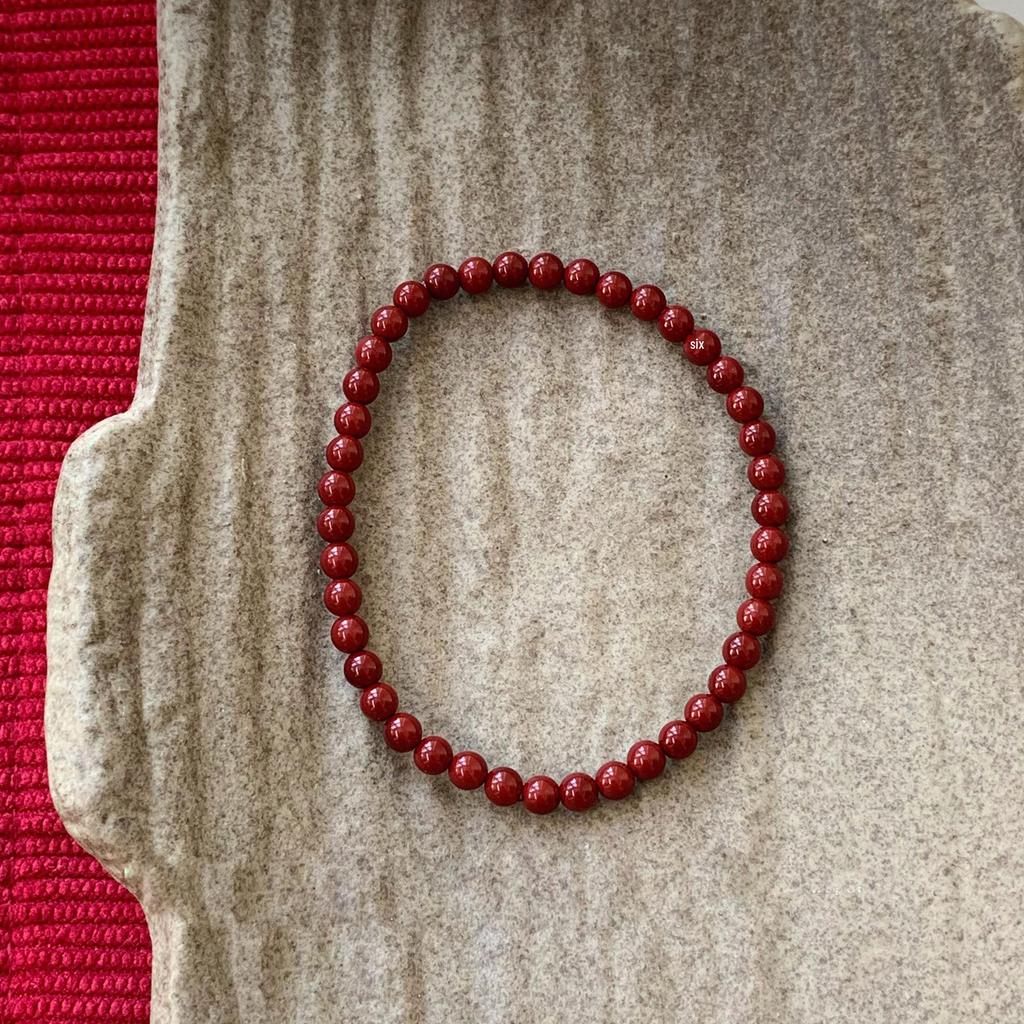 Rizhao Xiangjiang Vermilion Red Beaded Bracelet: New Chinese Style, Exquisite Layered Design.