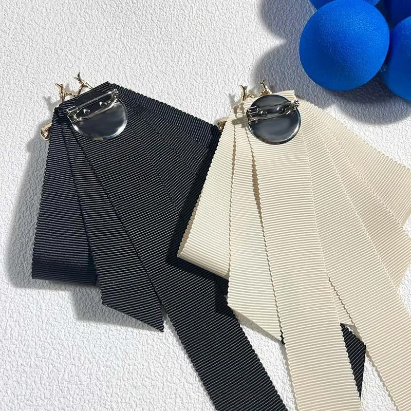 Korean Vintage Fabric Bow Tie Brooch Crystal Bee Pins College Style Uniform Shirt Collar Pin Fashion Women's Accessories Gift