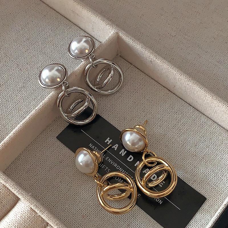 Metal Wind Pig Nose Light Luxury Cold Wind Fringed Design Niche