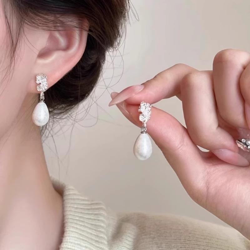 Silver brushed pearl water drop earrings simple fashion stud earrings light luxury high temperament versatile earrings women