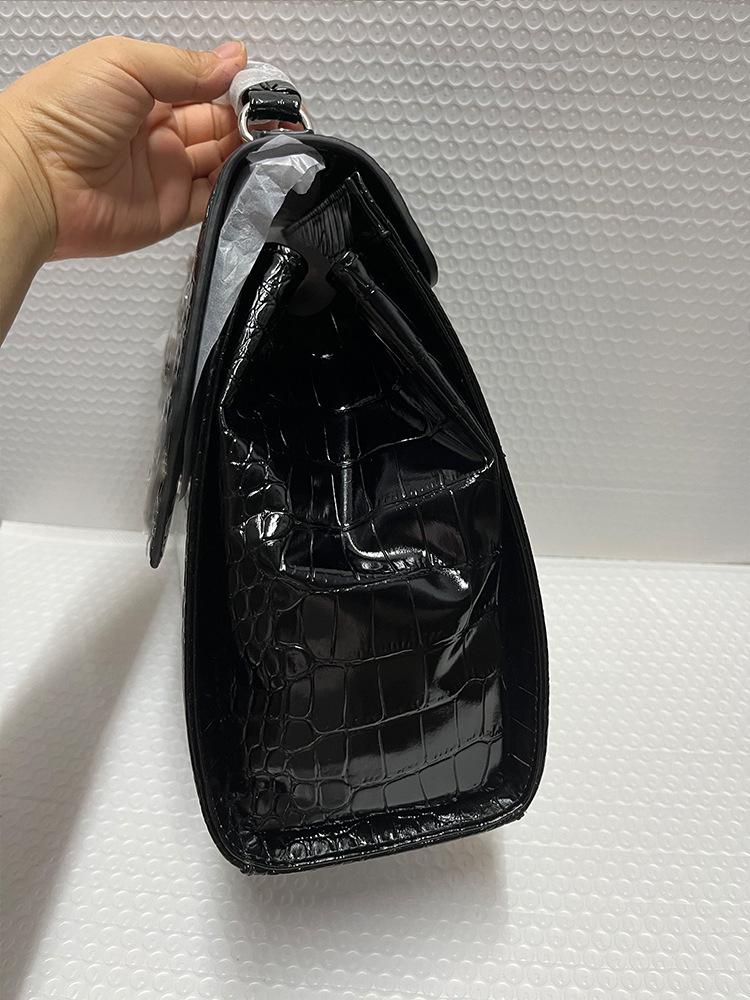 2025 Black Crocodile Print Backpack: Trendy, Casual, Large Capacity