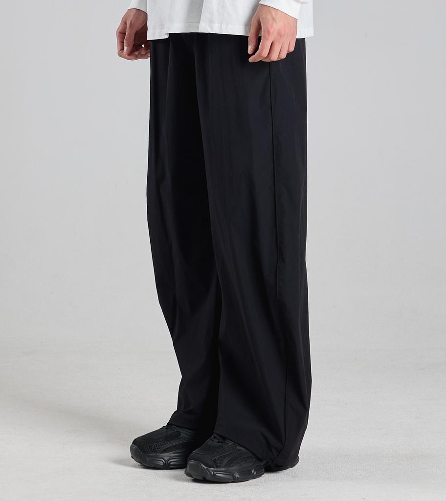 Beoteunseoul Nylon Curved Relax String Pants (Black)