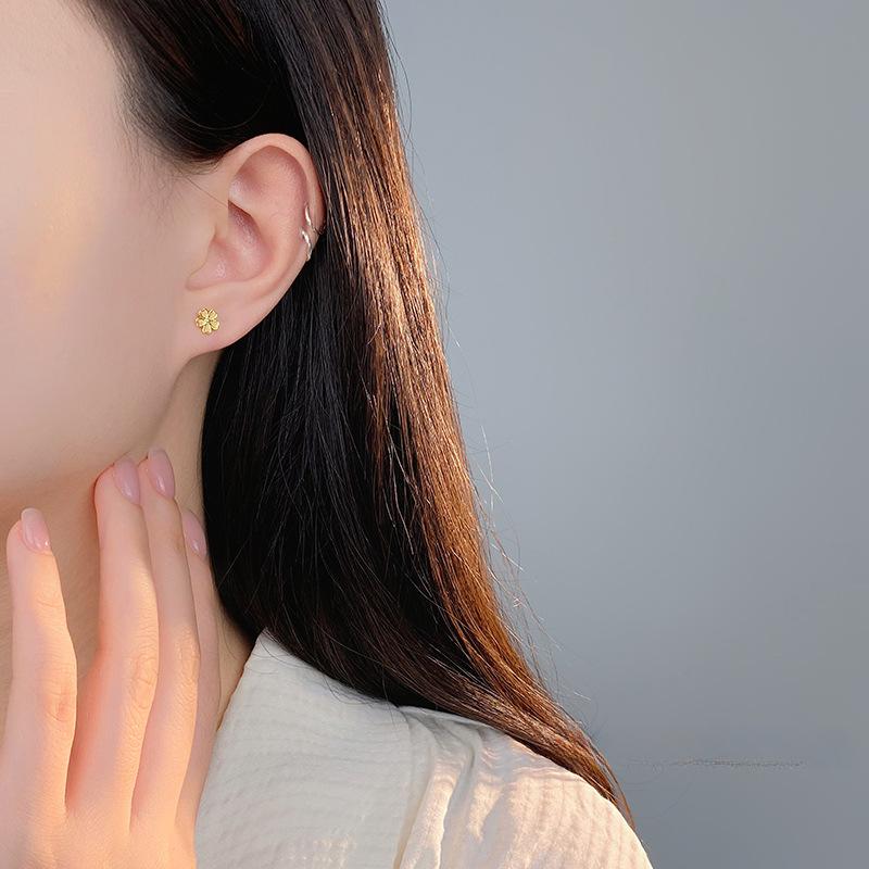 Small Fresh Heart-shaped Flower Earrings for Women