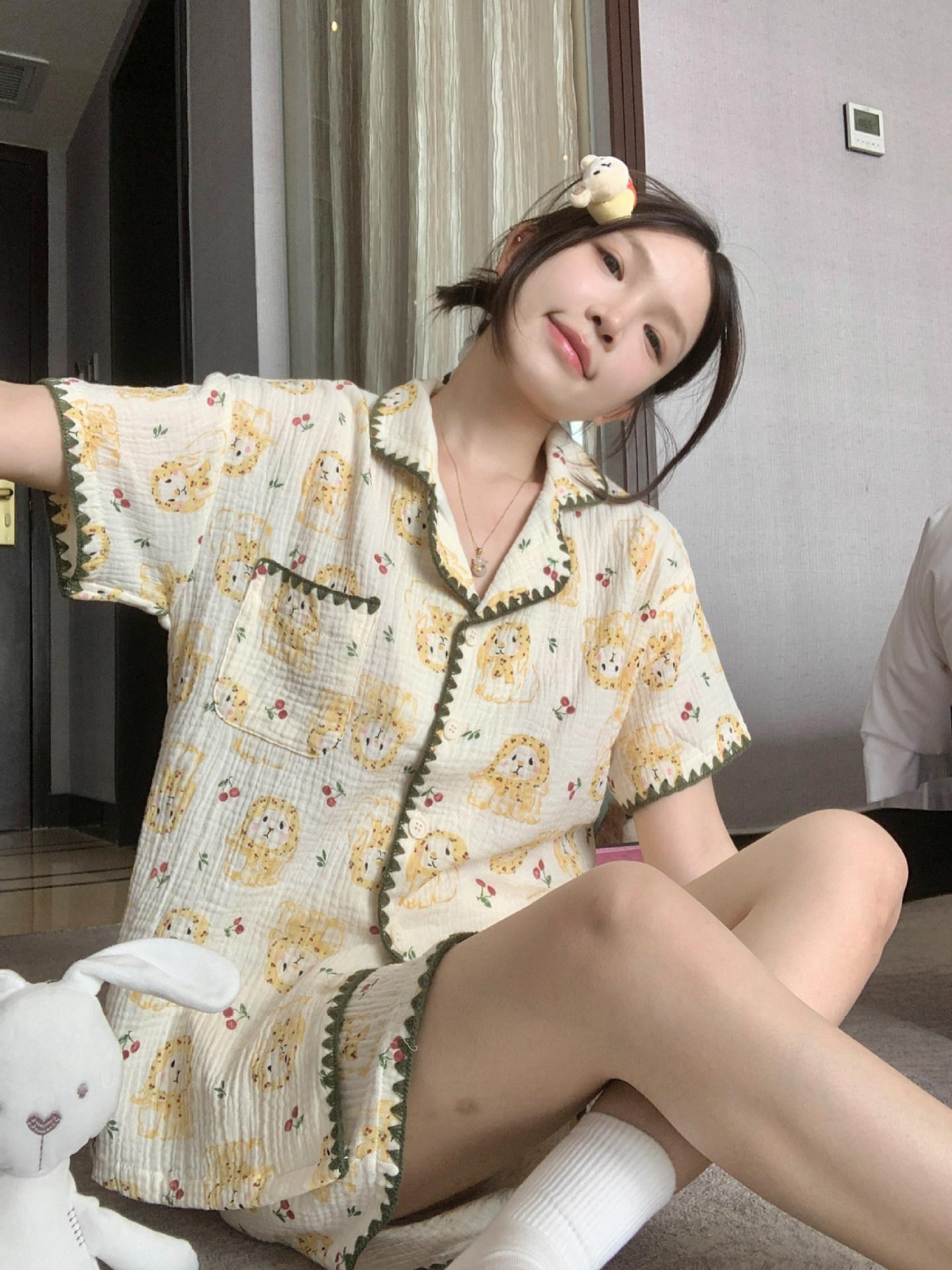

Japanese cartoon bunny pajamas women s summer short-sleeved shorts cardigan two-piece set women s lazy style loungewear S