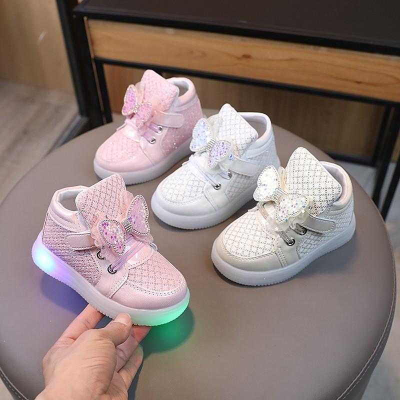 Fashion Girls Shoes Spring New Kids LED Light Shoe Soft Soled Lightweight Girl Casual Shoes Anti Slip Child Sports Shoes