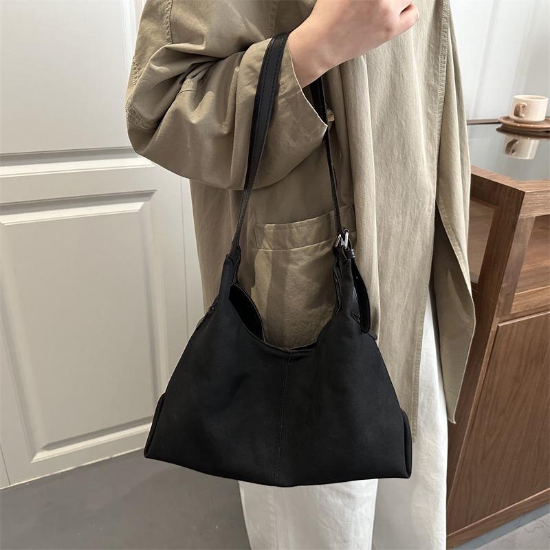 Premium Suede Retro Shoulder Armpit Bag Women's Fashion Versatile Commuter Large Capacity Messenger Tote Bag