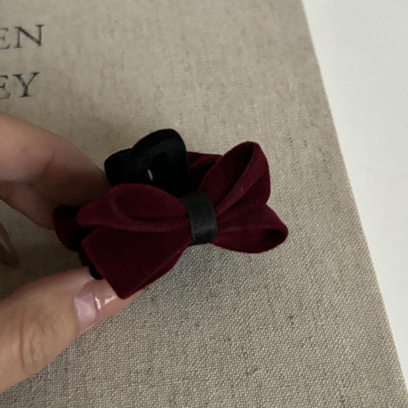 Retro Velvet Bow Mini Claw Clip - Red Hair Accessory for Holidays