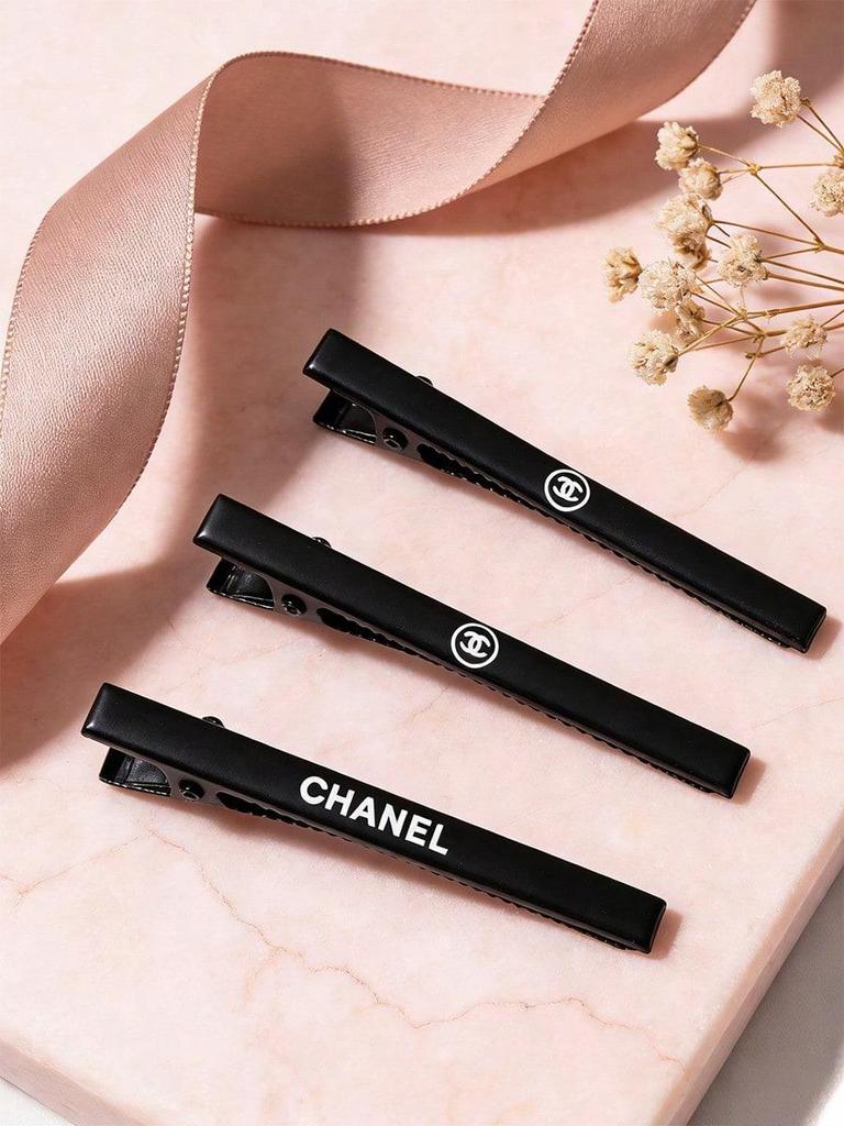 Chanel Fermacapelli Lunghi Neri con Logo CC, Confezione da 3 Fermagli per Capelli, Accessorio di Bellezza di Marca di Lusso