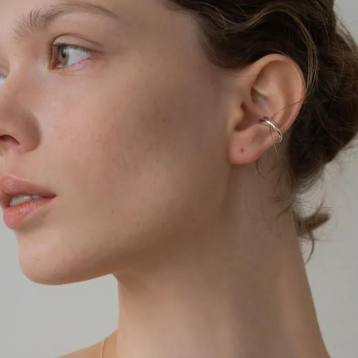 Bold Rosee Earcuff