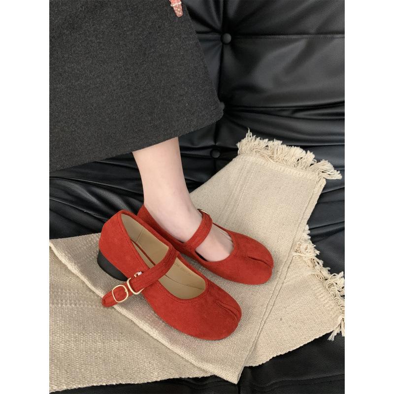 Flat-bottomed gentle evening shoes French single shoes women's summer 2025 new soft-soled pig's trotters split-toed shoes Mary Jane ladyshoes
