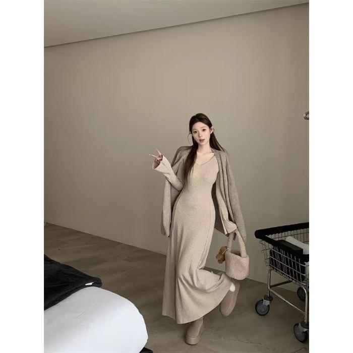 2026 V-Neck Long Sleeve Knit Dress - Women s Slimming Black, Spring/Autumn/Winter Medium