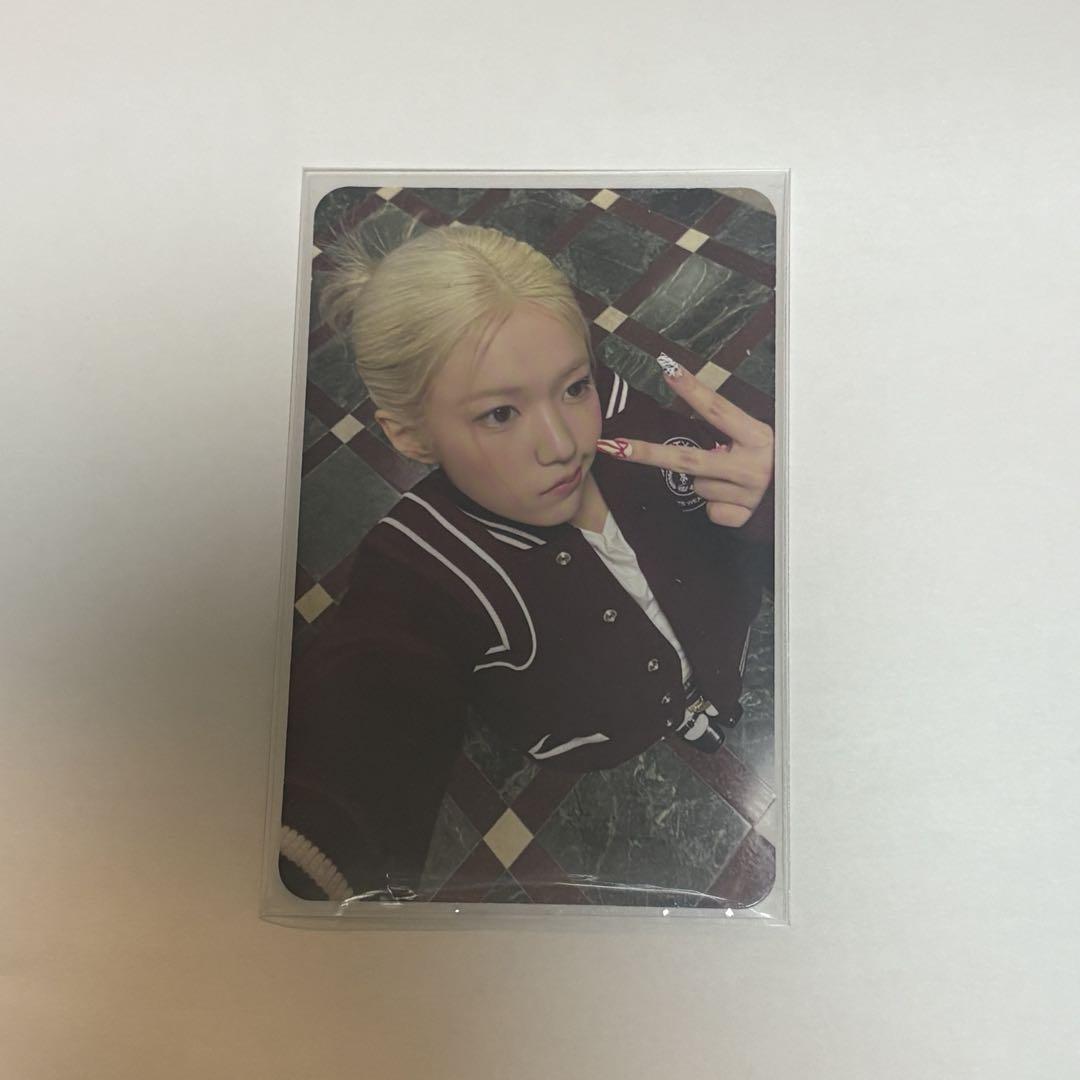 

[ИСПОЛЬЗУЕТСЯ] izna Н/д коллекционная карточка jiyoon naya Calendar ver.
