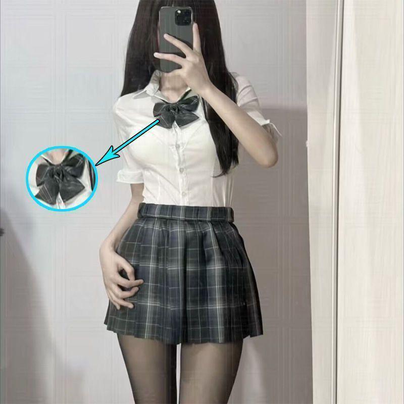 

Комплект рубашки с коротким рукавом, подчеркивающей талию, в стиле JK Academy и плиссированной юбки облегающего кроя - Женская летняя коллекция. XXL