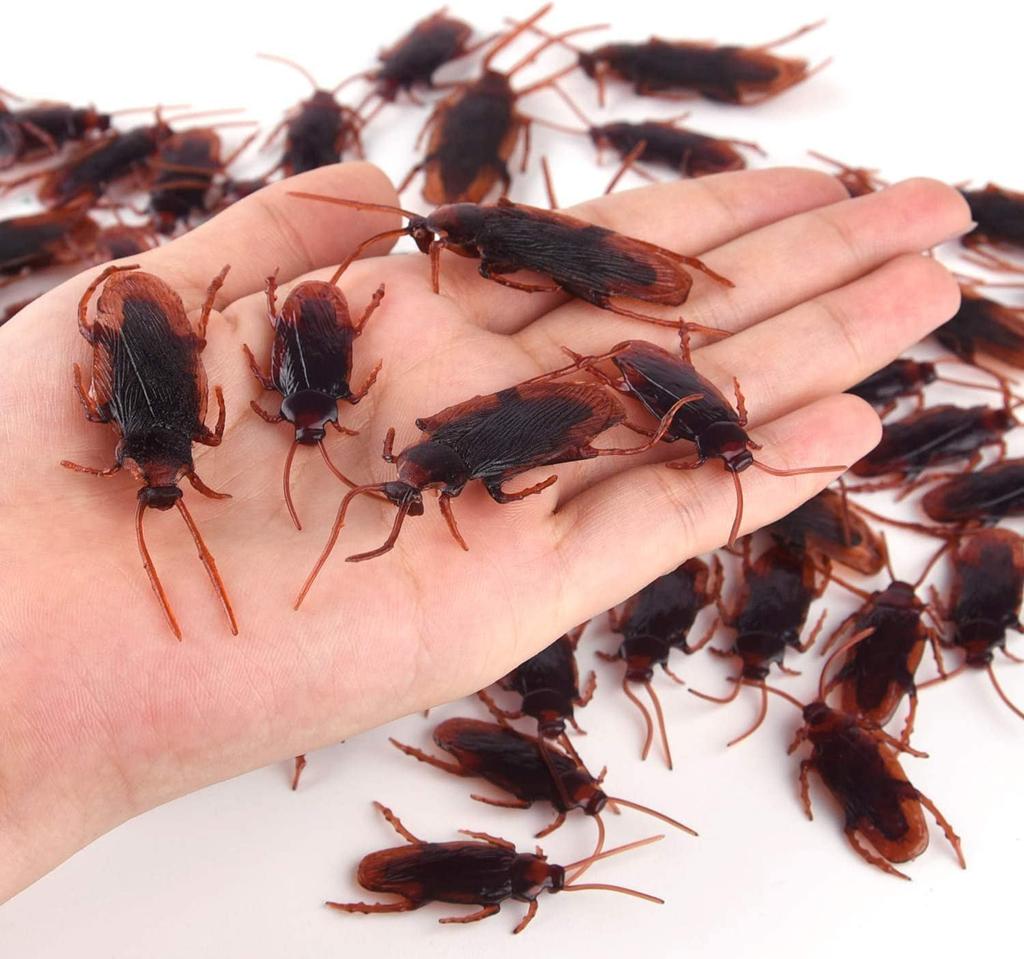 180 Pcs Realistic Bugs Plastic Trick Joke Toys Cockroaches Spiders Centipedes Scorpions for Halloween Party Fool's Day Decoration