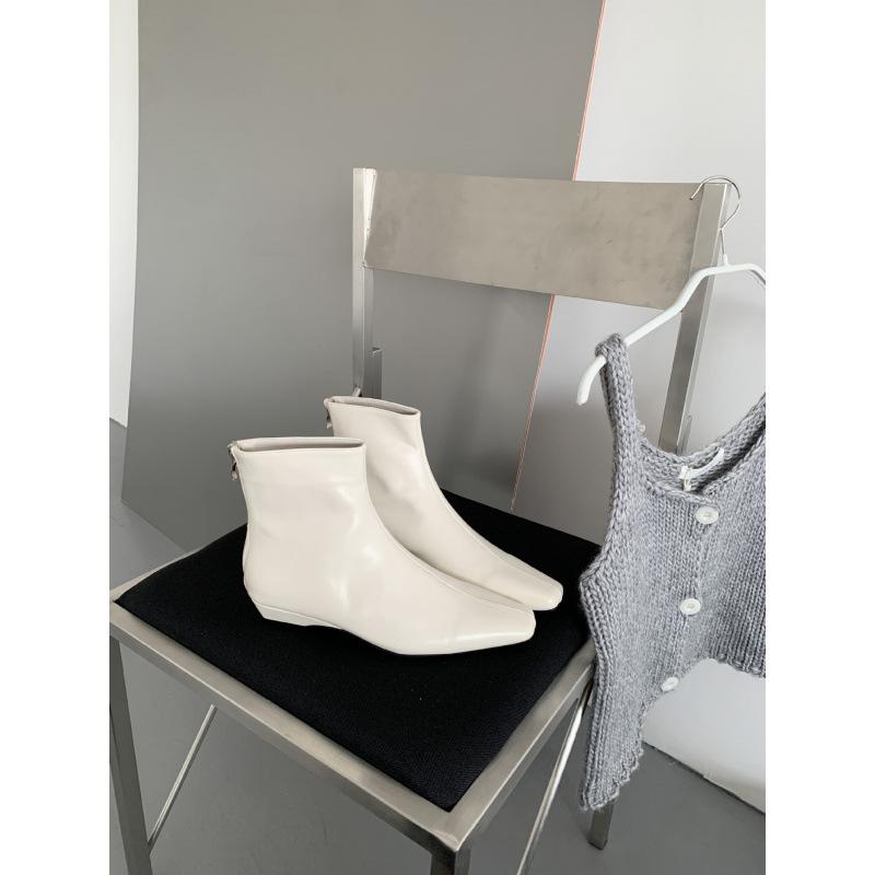 

Европейский стиль, темперамент, толстый каблук, тонкие короткие ботинки, женские, 2025, осень и зима, универсальные ботинки Мартина, французский маленький квадратный носок, маленькая буква а 39