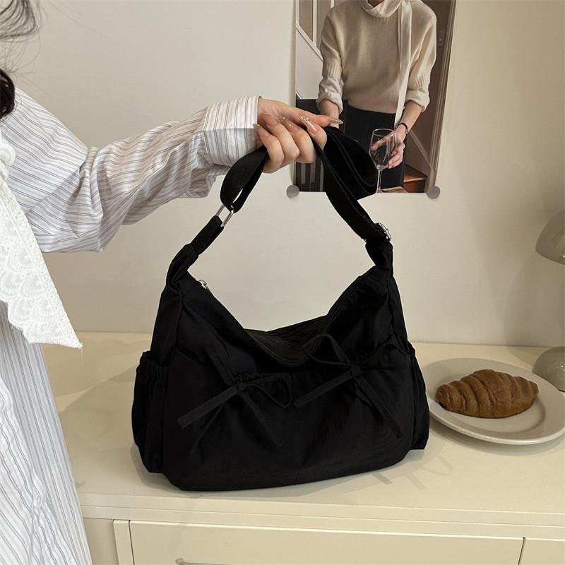 Street Style Large Capacity Messenger Bag With Zipper Closure For Daily Use
