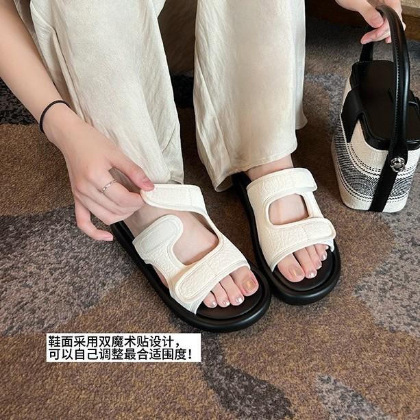 Velcro niche sandals thick-soled outer wear one-word slippers women's 2025 summer new beautiful not tired feet cool slippers