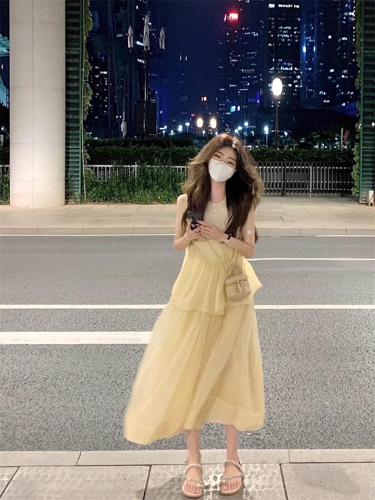 French new beautiful simple sleeveless dress waist thin first love gentle wind yellow vest skirt female summer
