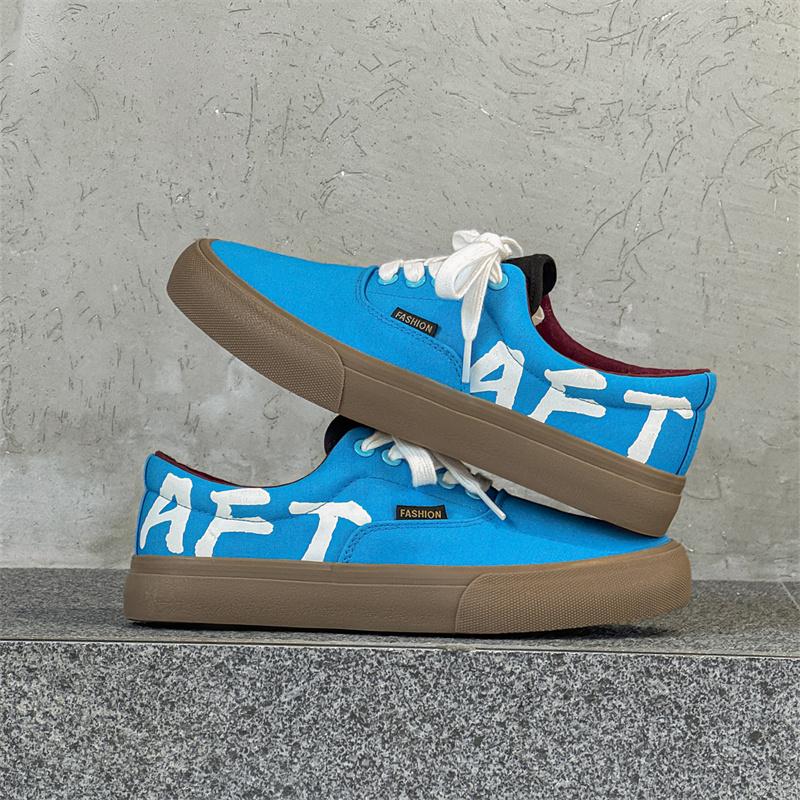 Fashion Blue Canvas Shoes Man Low Top Summer Skateboard Shoes Men Original Streetwear Men’s Vulcanize Shoes Zapatillas De Lona