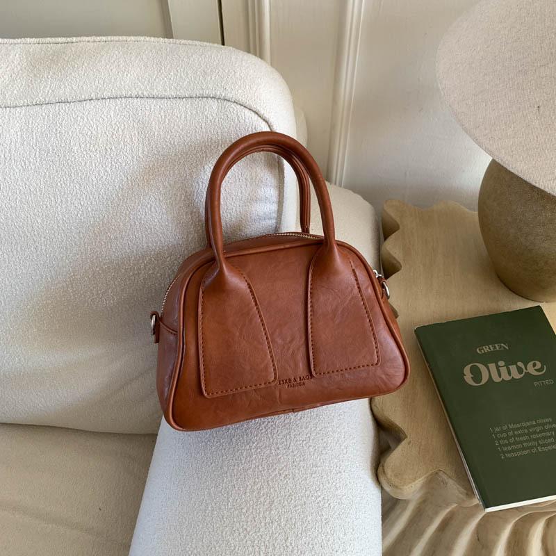 

Handbag bag women s 2025 new trendy autumn and winter niche light luxury high-end retro shoulder bag crossbody small square bag